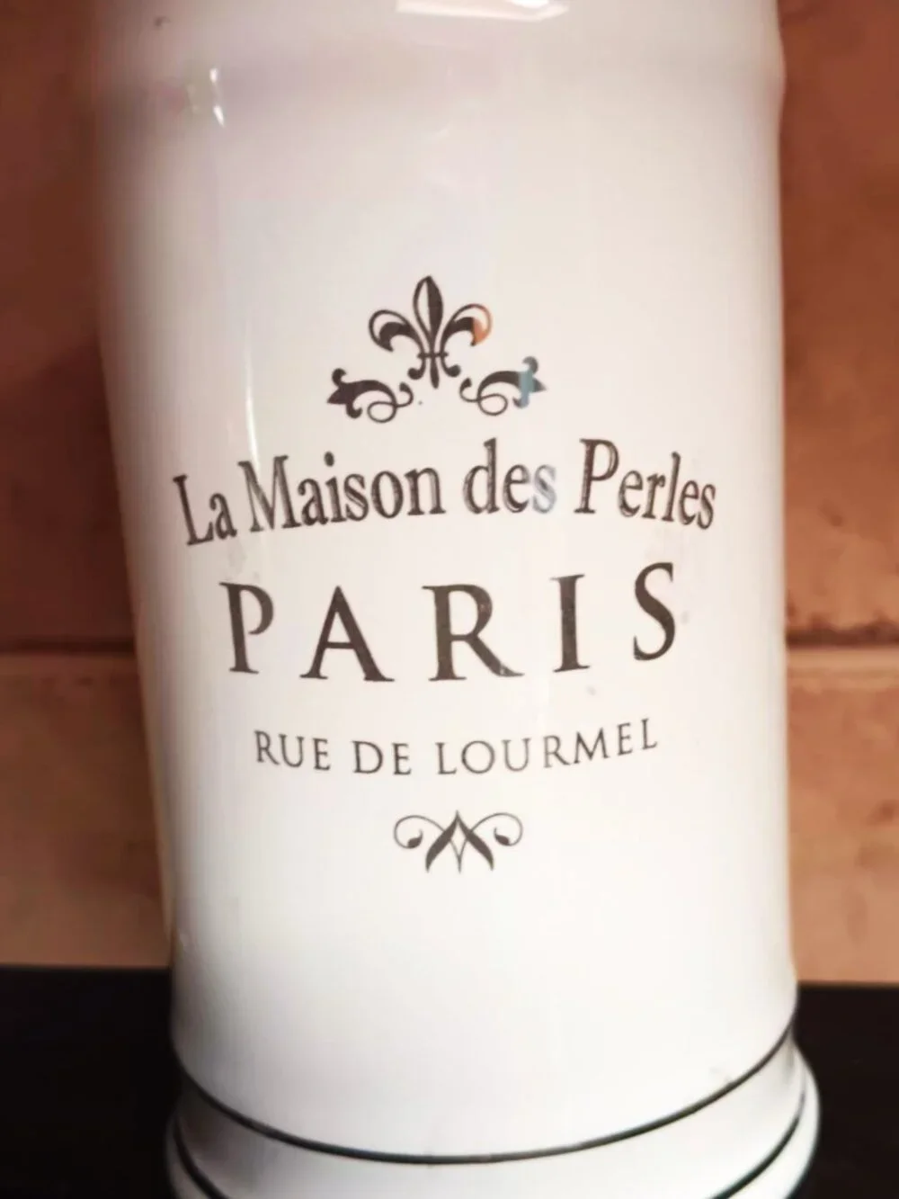 Paris Hotel Balfour, La Maison des Perles, Rue de Lourmel porcelain & platinum.